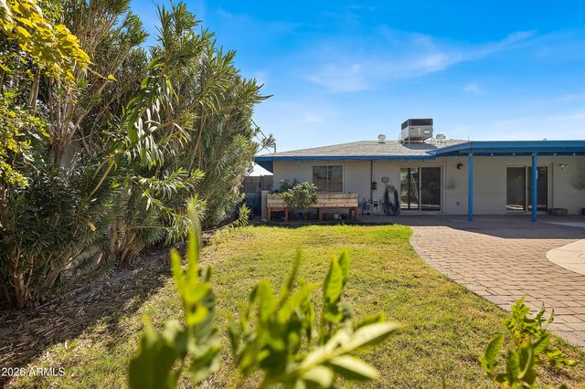 6826 E EDGEMONT Avenue, Scottsdale, AZ 85257