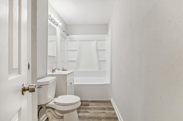 5130 Ripplebrook Drive, Houston, TX 77045