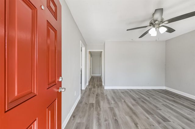 5130 Ripplebrook Drive, Houston, TX 77045