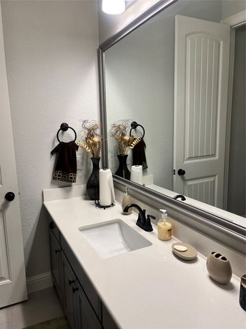 1504 Reagan Avenue, Waxahachie, TX 75165