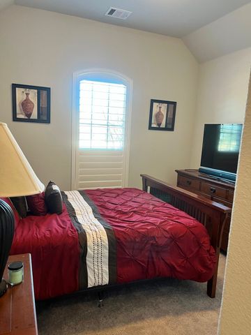 1504 Reagan Avenue, Waxahachie, TX 75165