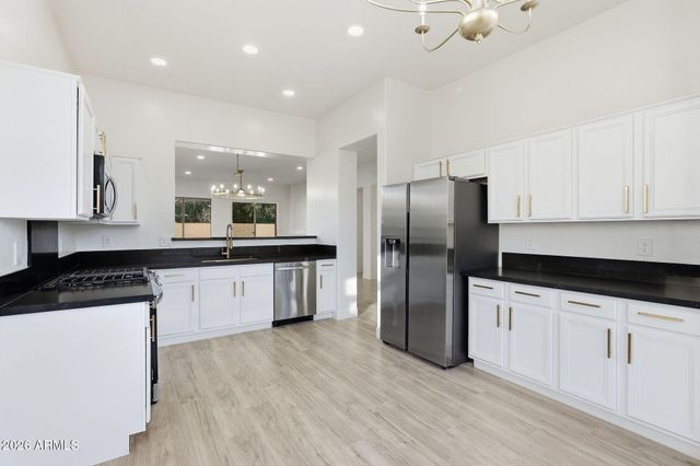 3945 S CACTUS WREN Drive, Chandler, AZ 85248