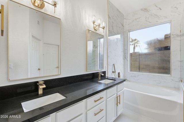 3945 S CACTUS WREN Drive, Chandler, AZ 85248