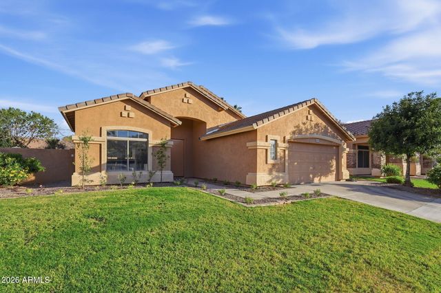 3945 S CACTUS WREN Drive, Chandler, AZ 85248