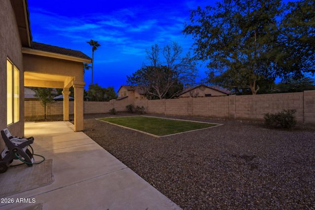3945 S CACTUS WREN Drive, Chandler, AZ 85248