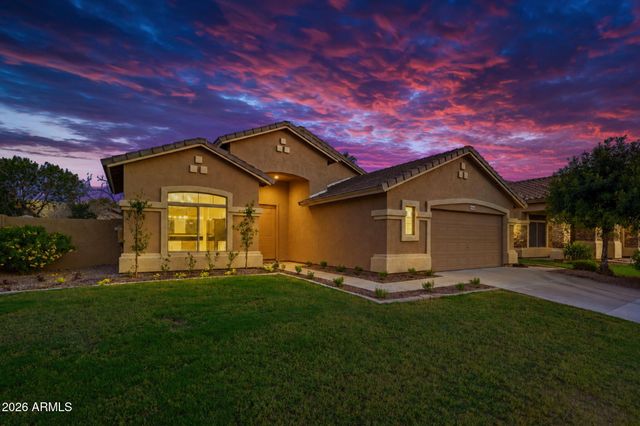 3945 S CACTUS WREN Drive, Chandler, AZ 85248