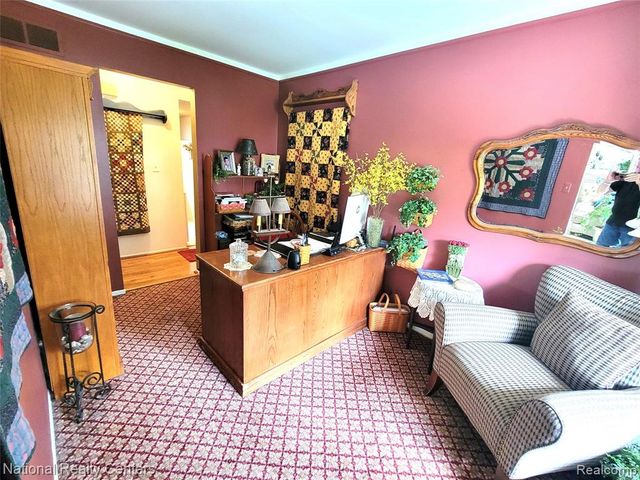 38630 Meeting House Lane, Livonia, MI 48154