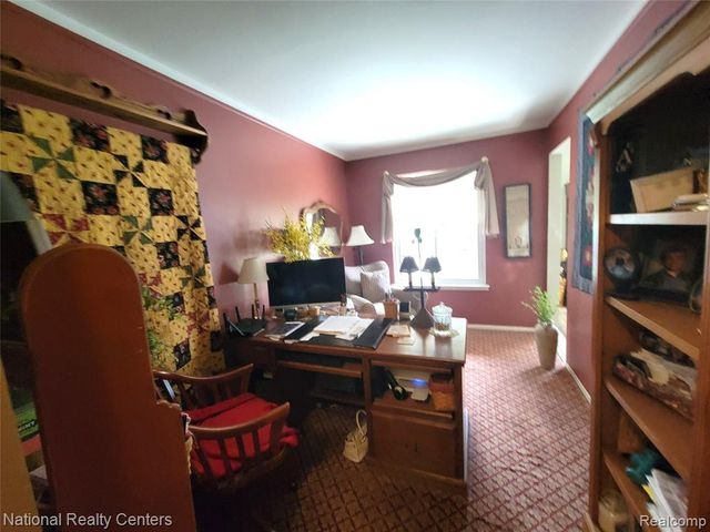 38630 Meeting House Lane, Livonia, MI 48154