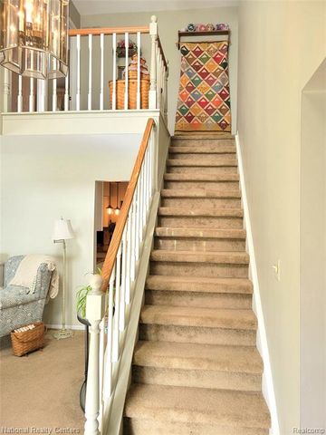38630 Meeting House Lane, Livonia, MI 48154