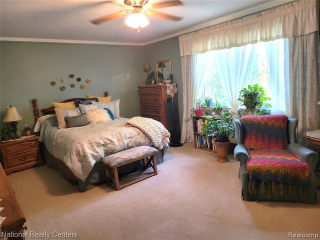 38630 Meeting House Lane, Livonia, MI 48154