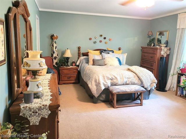 38630 Meeting House Lane, Livonia, MI 48154