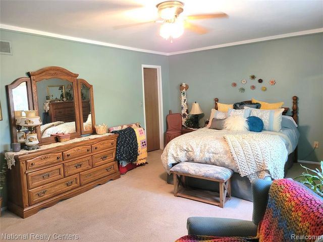 38630 Meeting House Lane, Livonia, MI 48154