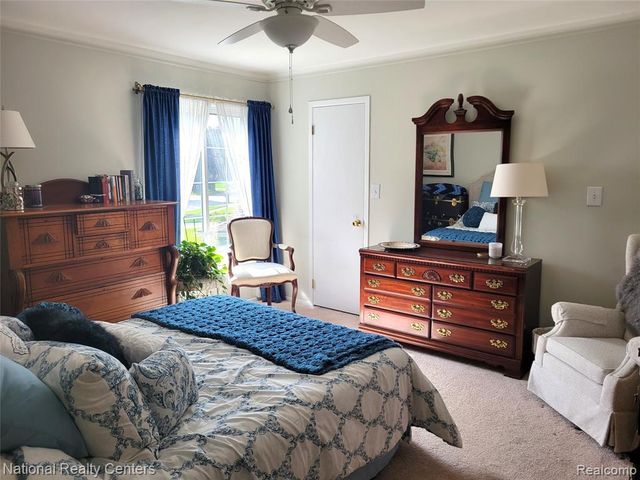 38630 Meeting House Lane, Livonia, MI 48154