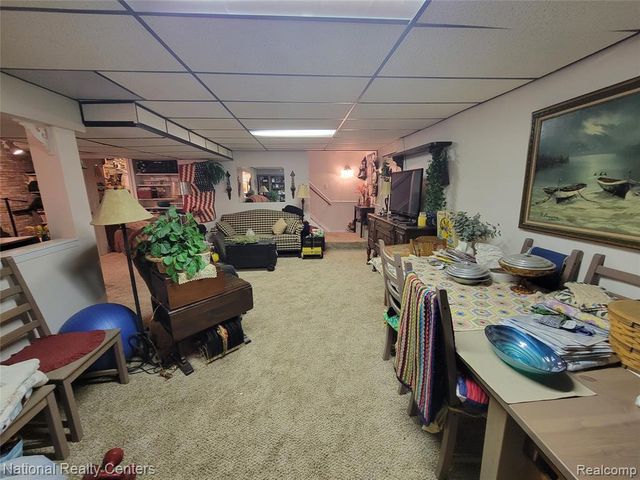 38630 Meeting House Lane, Livonia, MI 48154