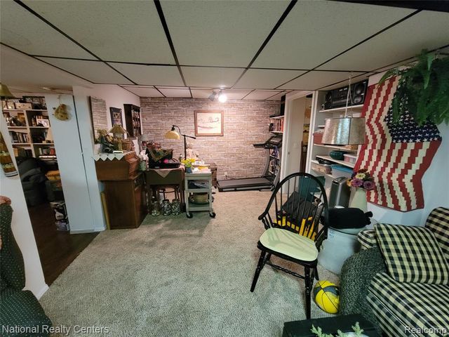 38630 Meeting House Lane, Livonia, MI 48154