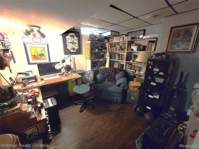 38630 Meeting House Lane, Livonia, MI 48154