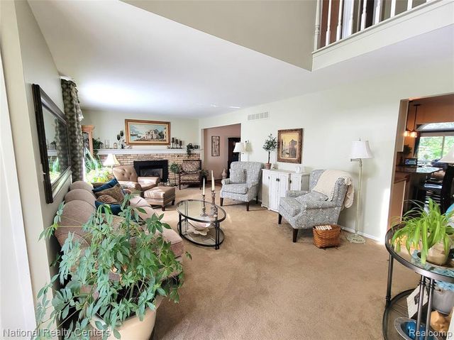 38630 Meeting House Lane, Livonia, MI 48154