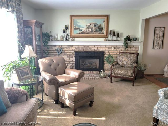 38630 Meeting House Lane, Livonia, MI 48154