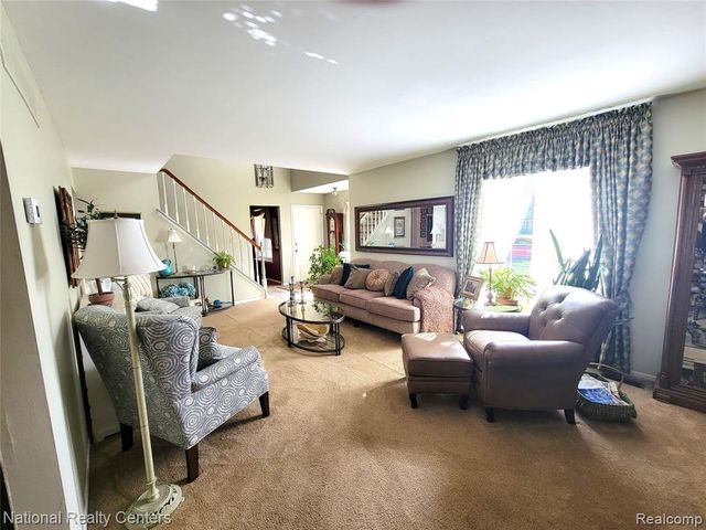 38630 Meeting House Lane, Livonia, MI 48154