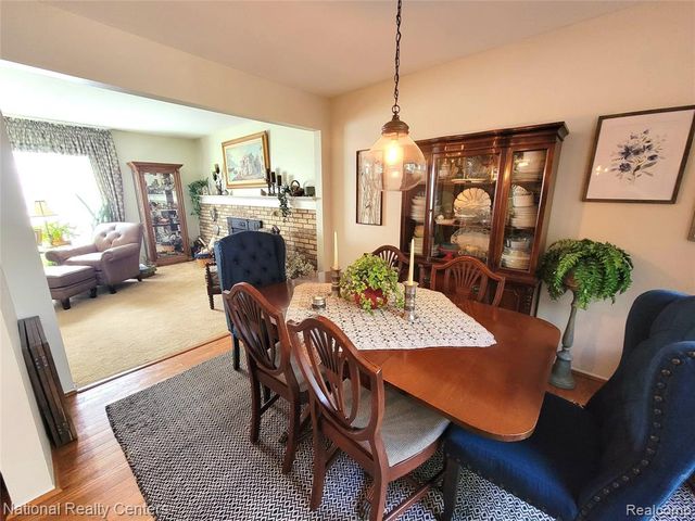 38630 Meeting House Lane, Livonia, MI 48154