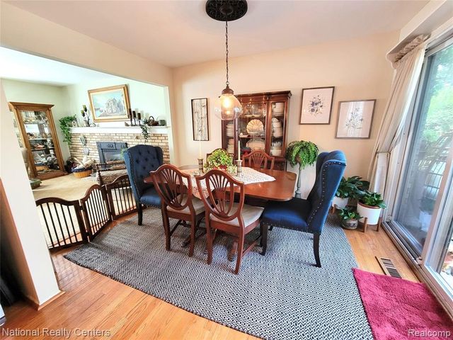 38630 Meeting House Lane, Livonia, MI 48154
