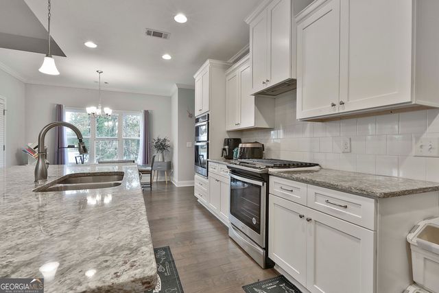 405 Lakeview Way, Lagrange, GA 30241