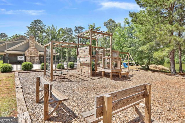 405 Lakeview Way, Lagrange, GA 30241