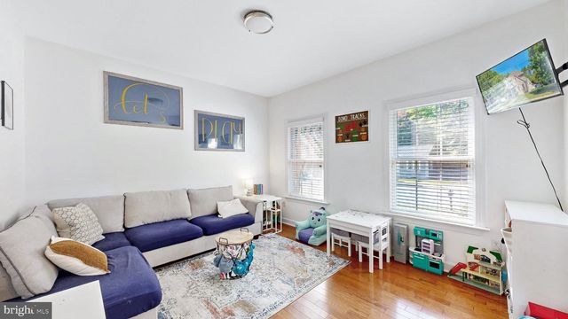 73 WASHINGTON ST, Dover, DE 19901