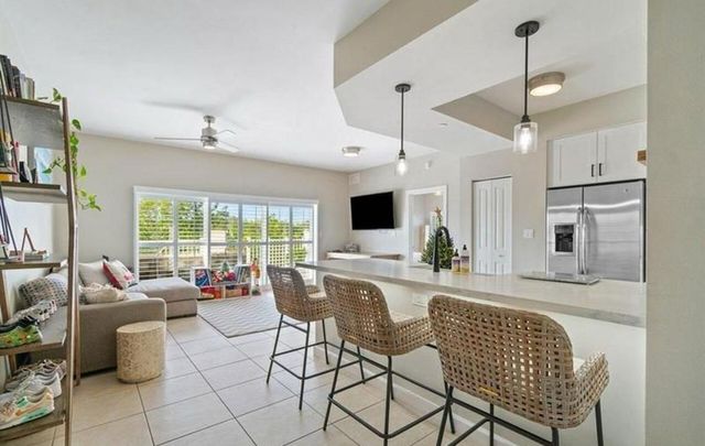 1931 NE 2nd Street 305, Deerfield Beach, FL 33441