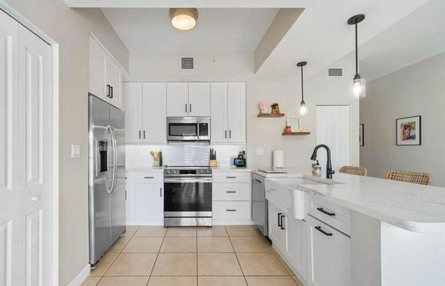 1931 NE 2nd Street 305, Deerfield Beach, FL 33441