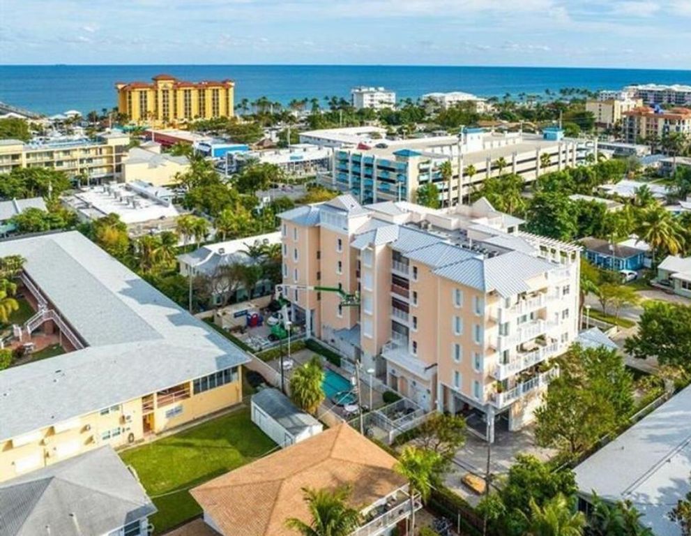 1931 NE 2nd Street 305, Deerfield Beach, FL 33441