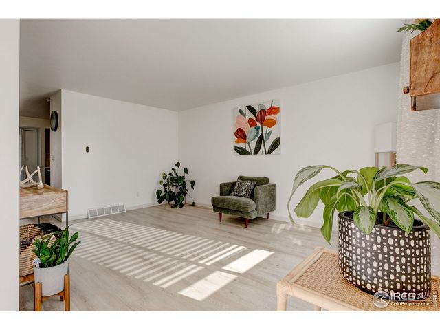 613 E 50th St, Loveland, CO 80538