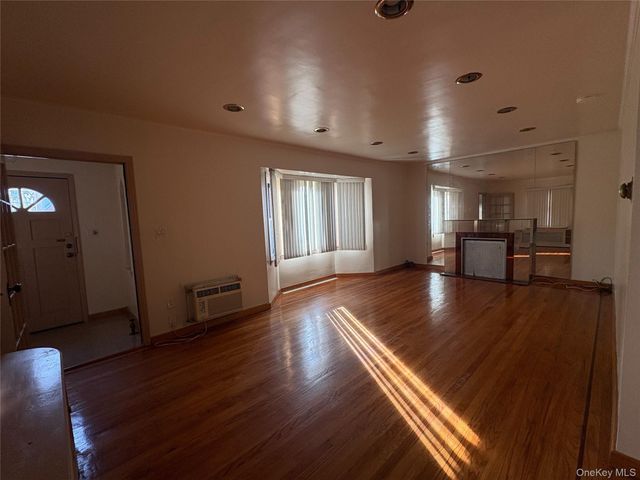 6911 180th Street, Fresh Meadows, NY 11365