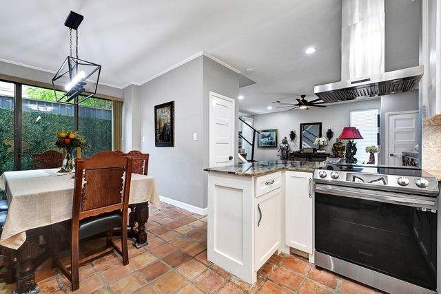 2100 Commonwealth Street, Houston, TX 77006