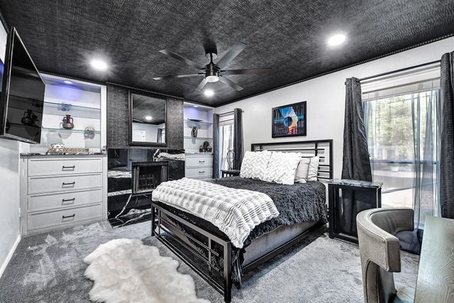 2100 Commonwealth Street, Houston, TX 77006