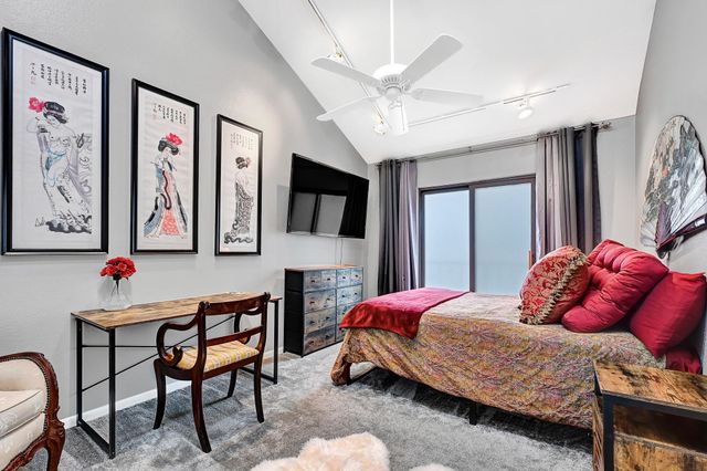 2100 Commonwealth Street, Houston, TX 77006