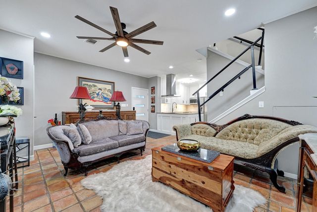 2100 Commonwealth Street, Houston, TX 77006