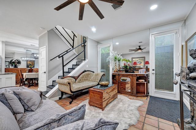 2100 Commonwealth Street, Houston, TX 77006