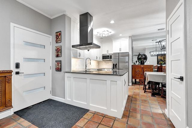 2100 Commonwealth Street, Houston, TX 77006