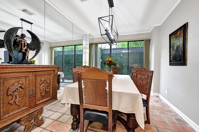 2100 Commonwealth Street, Houston, TX 77006