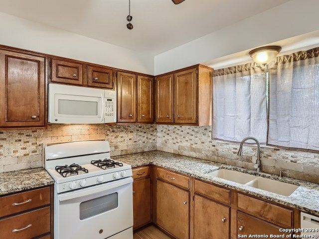 9827 GEMINI DR, San Antonio, TX 78217