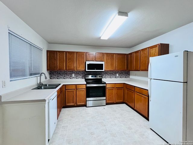 7454 CARRIAGE PASS, San Antonio, TX 78249