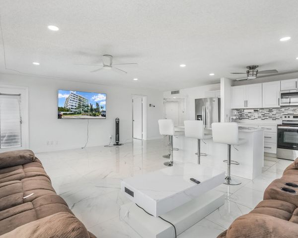 1500 Presidential Way 806, West Palm Beach, FL 33401
