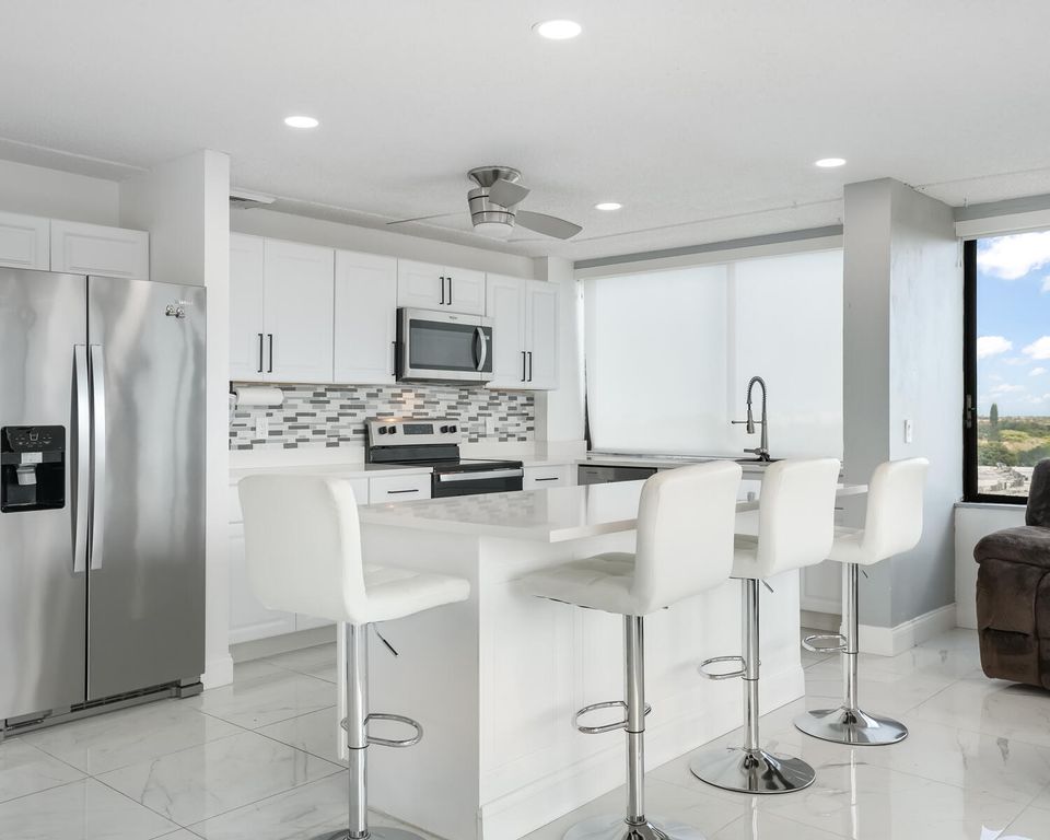 1500 Presidential Way 806, West Palm Beach, FL 33401