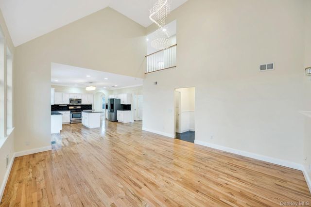 1 Crystal Court, Smithtown, NY 11787