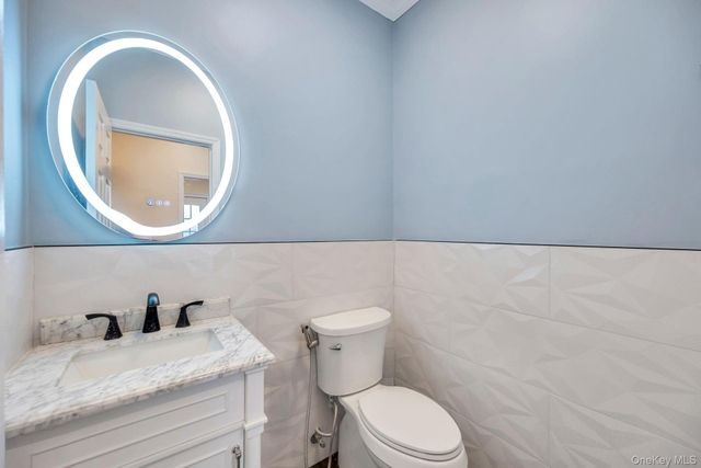 1 Crystal Court, Smithtown, NY 11787