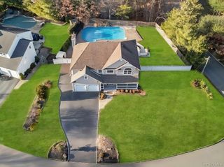 1 Crystal Court, Smithtown, NY 11787