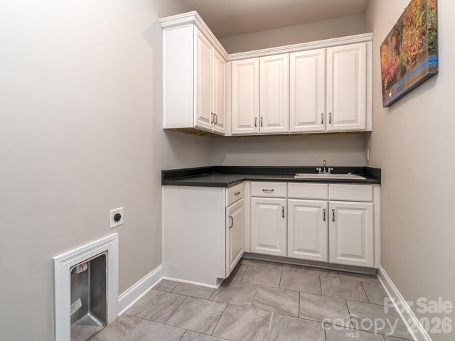 121 Enclave Boulevard, Matthews, NC 28104