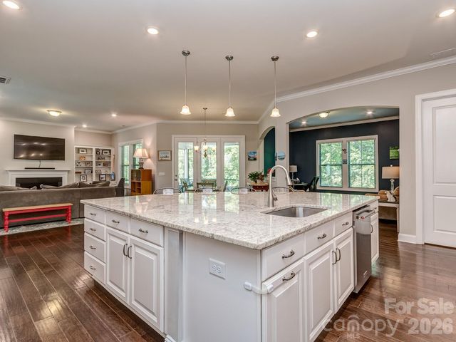 121 Enclave Boulevard, Matthews, NC 28104