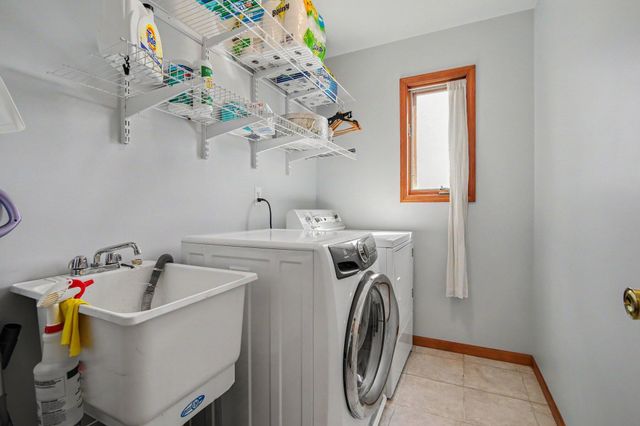 7538 Wood Brook Road, Ann Arbor, MI 48103